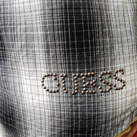 Guess Sleeveless Plaid Shirt - Picture 7 of 9